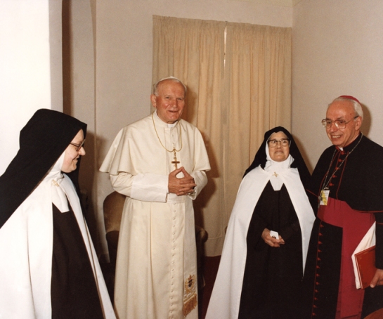 Madre Superiora, João Paulo II, Irmã Lúcia e D. Alberto 13.5.1991