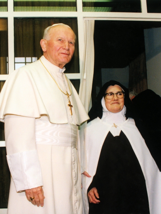 Johannes Paul II. mit Luzia in Fatima 13.5.1991